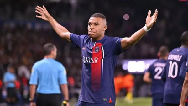 A Mbappé aún le restan seis meses con los parisinos