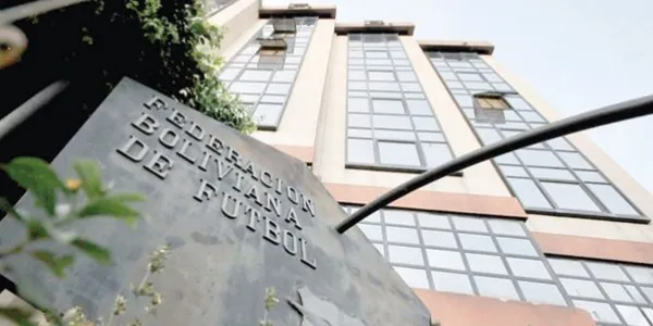 A poco más de un día del partido de la selección boliviana, uno de los mayores implicados en las denuncias de Costa podría ir preso.