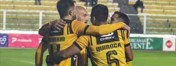 Claudio Biaggio haría un cambio de cara al partido con The Strongest