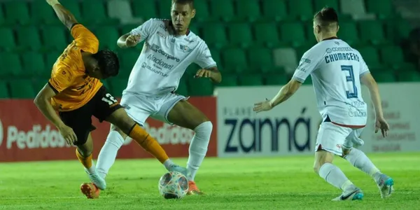 El Aviador cayó 2 a 1 pero le alcanzó para avanzar de ronda.