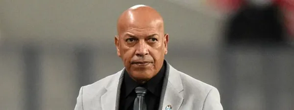 El equipo cruceño se quedó sin entrenador a 69 días de haber asumido.