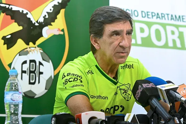 El estratega nacional espera que los equipos bolivianos hagan una excelente Copa, así el fútbol boliviano podrá crecer.
