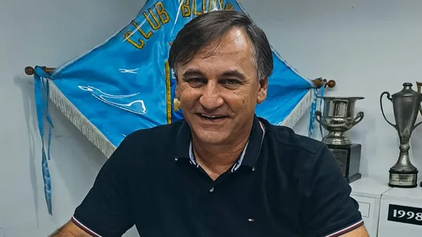 El técnico de La Academia firmó su nuevo contrato, pero hasta cuándo se quedará Carlos Bustos