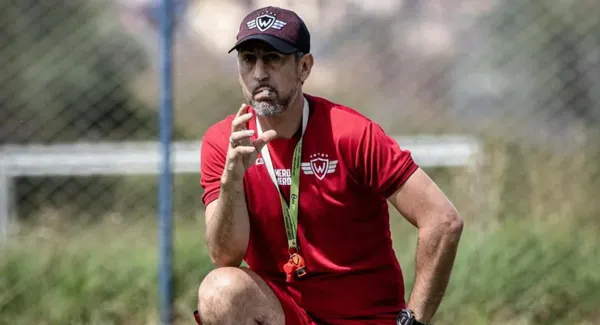 En un mercado de pases lleno de traspasos, el entrenador del "Aviador" no anduvo con vueltas