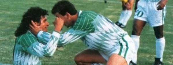 Los dos referentes bolivianos que vistieron los colores de Barcelona fueron homenajeados como corresponde.