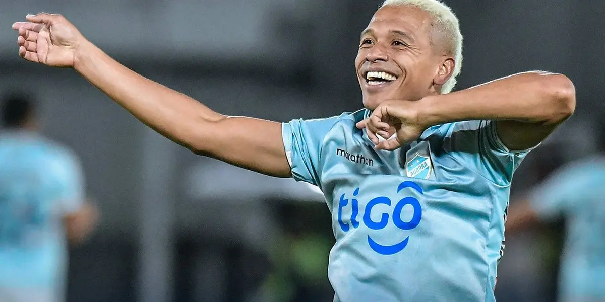 Aurora enfrenta el día de hoy a Royal Pari y va en búsqueda de escalar a la cima.