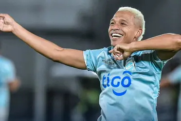 Aurora enfrenta el día de hoy a Royal Pari y va en búsqueda de escalar a la cima.