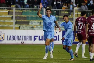 Bolívar y Real Santa Cruz igualan 1 a 1 tras los primeros 45 minutos.