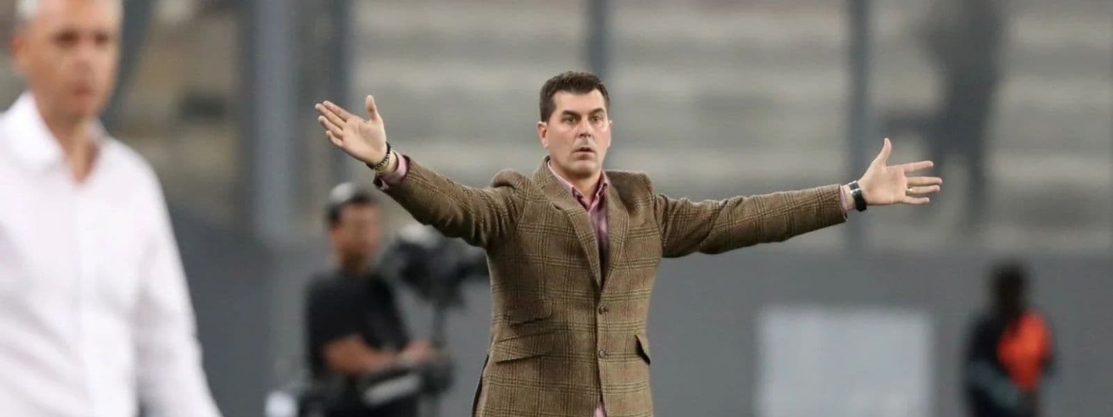 Con la partida del entrenador se baraja un nombre particular que podría dirigir contra Aurora mañana por la tarde.
