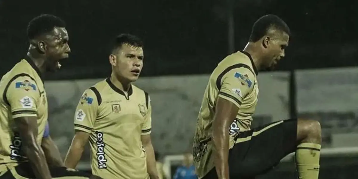 El boliviano ingresó en el segundo tiempo.