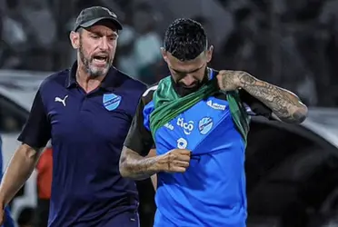 El chileno tendría las horas contadas en La Academia