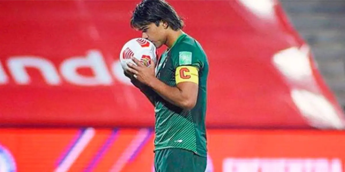 El delantero boliviano anunció su retiro de la selección de Bolivia.