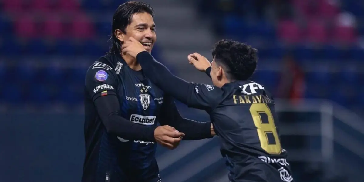 El delantero boliviano quedó libre tras no renovar su contrato en Ecuador.