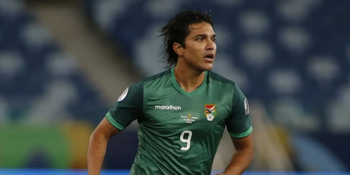 El delantero boliviano se mostró practicando un nuevo deporte.