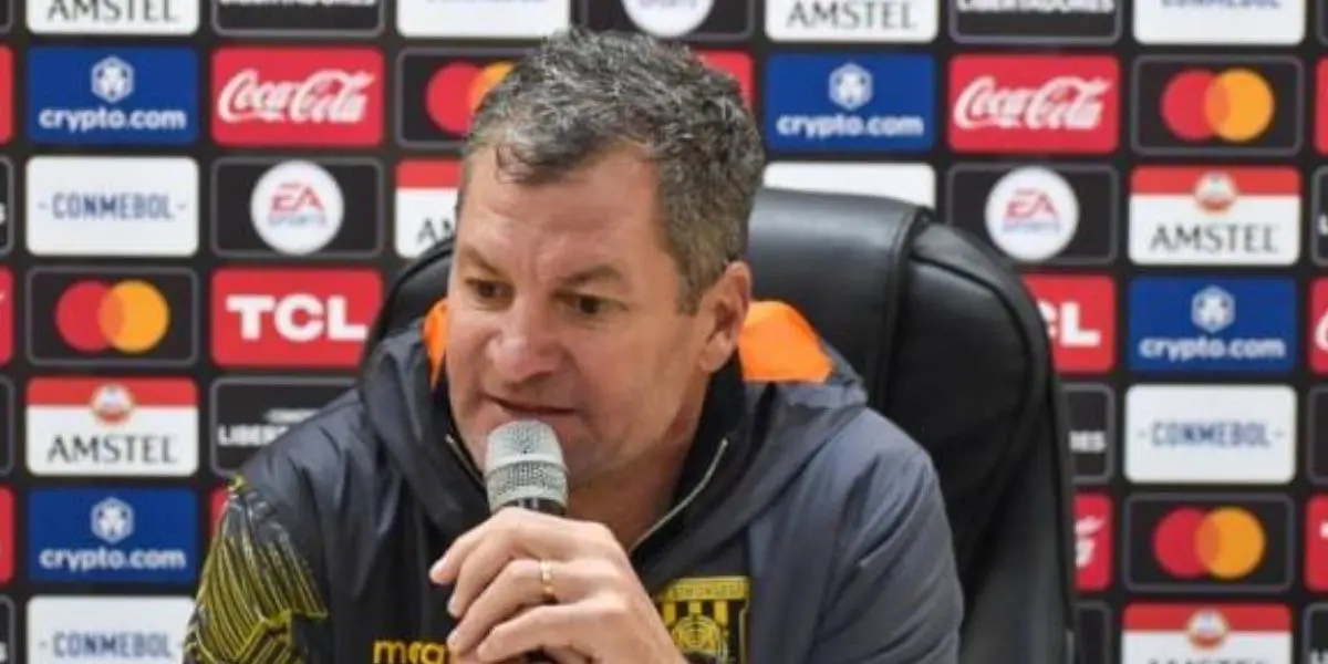 El entrenador argentino debuta en Copa Libertadores y debe ganarle al Fluminense para pensar en la clasificación.