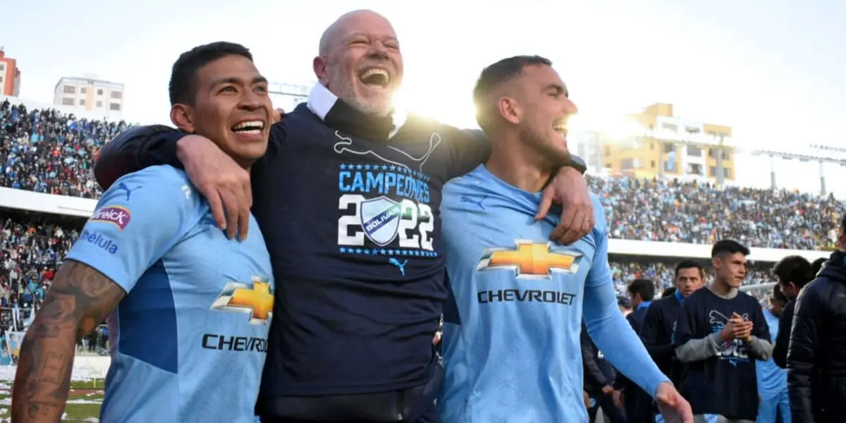 El flamante DT presente en los estadios de Bolivia.