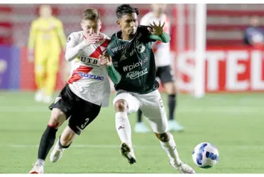 El futbolista boliviano que se quiere quedar con todo