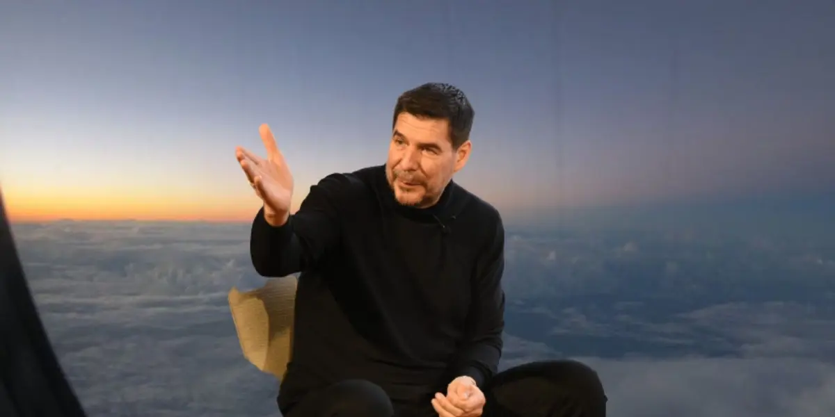 El multimillonario y su costumbre de recorrer diferentes regiones del planeta.