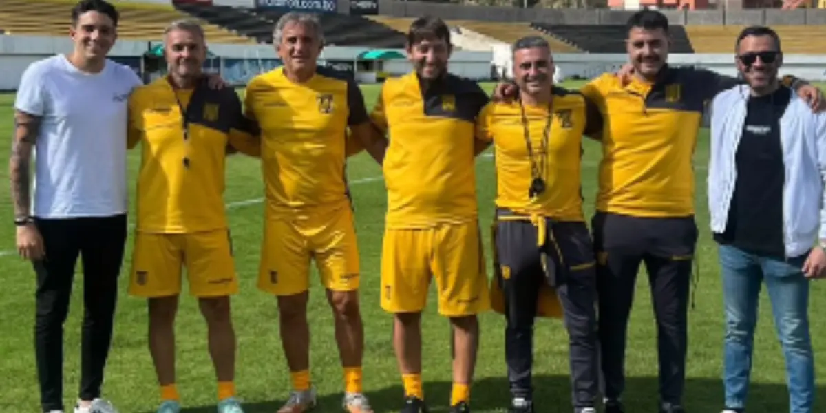El propio entrenador de The Strongest subió una foto con su equipo de trabajo y el emotivo tema