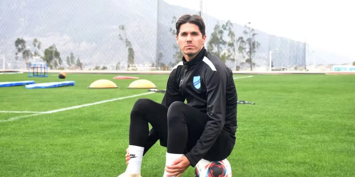 El volante filmó un video en el que se ve el mal estado del terreno de juego en Quillacollo.