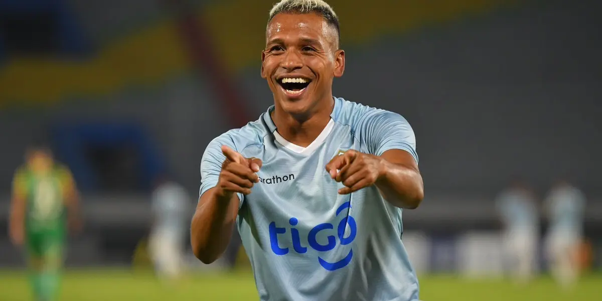 Jair Reinoso, jugador de Aurora, brindo declaraciones sobre el partido frente a Royal Pari.