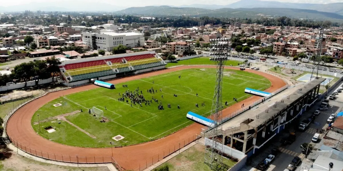 La Academia busca la copa visitando a Universitario de Vinto