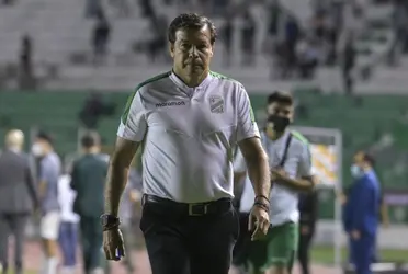 La derrota ante Estudiantes no cayó nada bien en el hincha refinero, que exige un cambio en la dirección técnica.