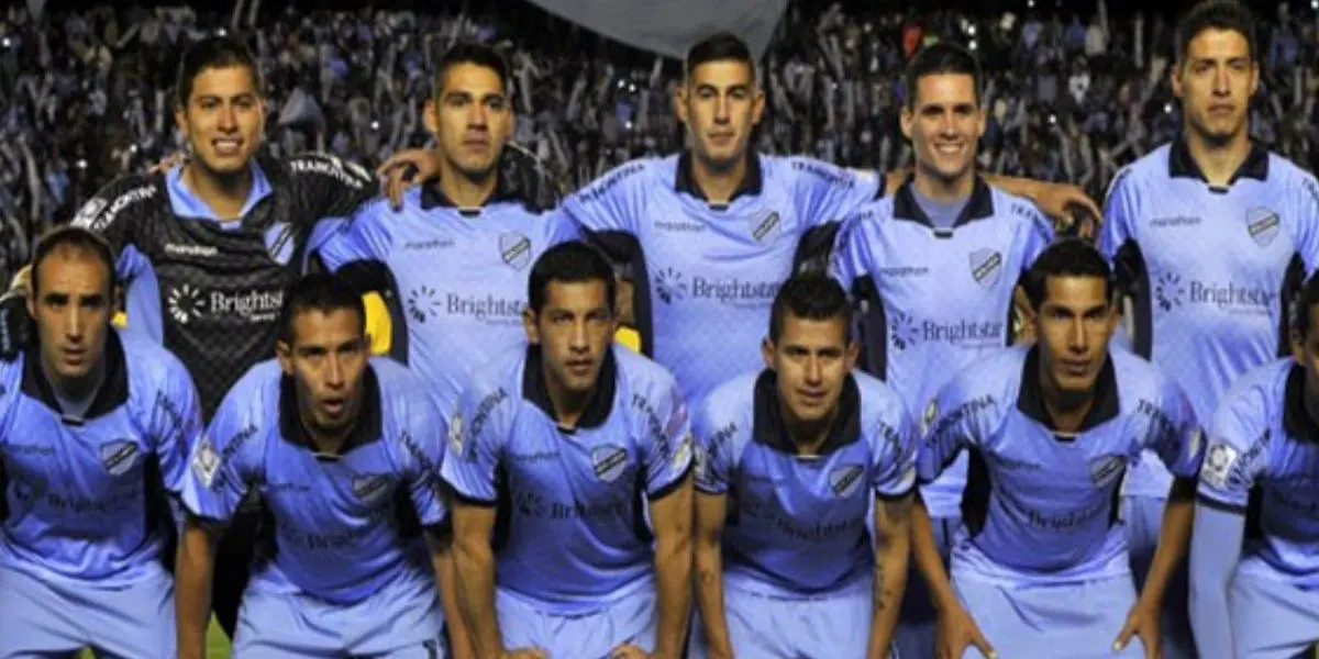 La última vez que un gran equipo de Bolivia llegó a una semifinal de Copa Libertadores fue ante un equipo argentino.