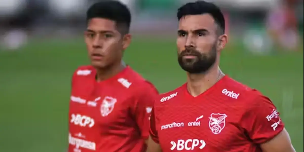 Por el partido liguero de su club, el jugador de la Selección Boliviano vio la tarjeta roja