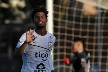 República Dominicana goleó 5 a 0 a Barbados.