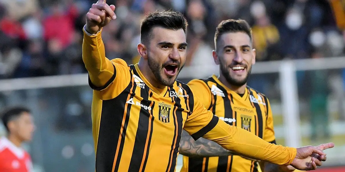 Se disputan los primeros 45 minutos en el Estadio Gilberto Parada.