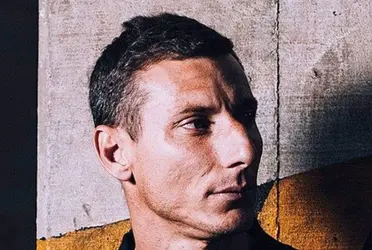 Una reconocida cuenta de Instagram subió una foto del técnico saludándolo en su cumpleaños.