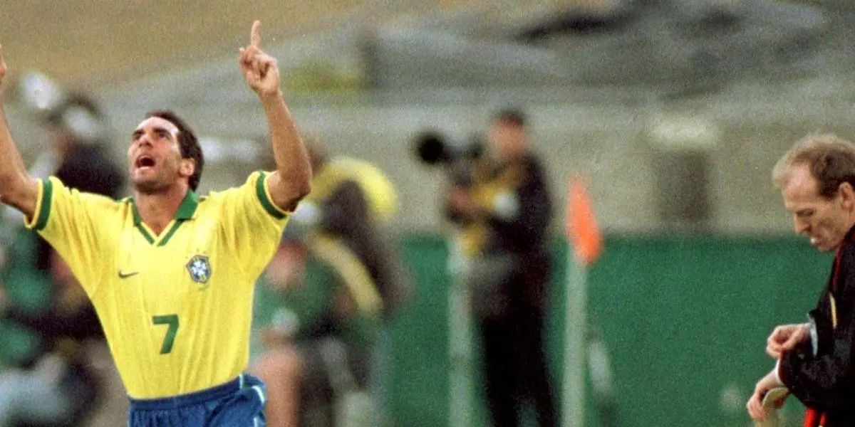 El insólito momento que vivió un futbolista boliviano frente a Edmundo. 