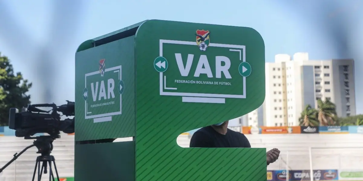 El VAR en tela de juicio y sus miembros salen al paso. 