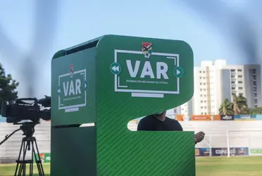 El VAR en tela de juicio y sus miembros salen al paso. 