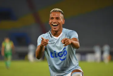 Jair Reinoso, jugador de Aurora, brindo declaraciones sobre el partido frente a Royal Pari. 