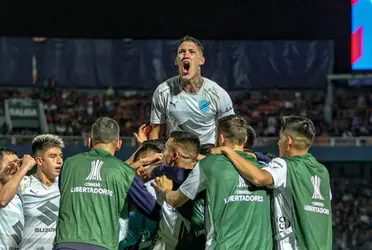 Universidad de Vinto enfrenta a la Academia y quiere obtener un triunfo para acomodarse en el torneo.